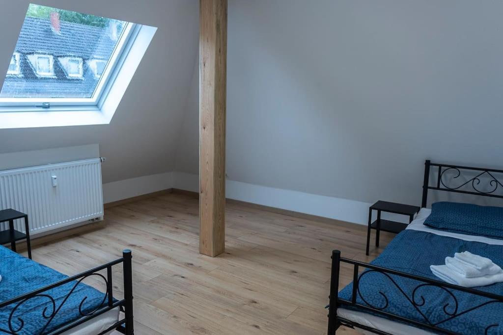Moderne Ferienwohnung In Gelsenkirchen-Schalke Fuer 1 Bis 7 Personen Mit Terrasse, Ideal Fuer Gruppen & Stadionbesuche Exterior foto