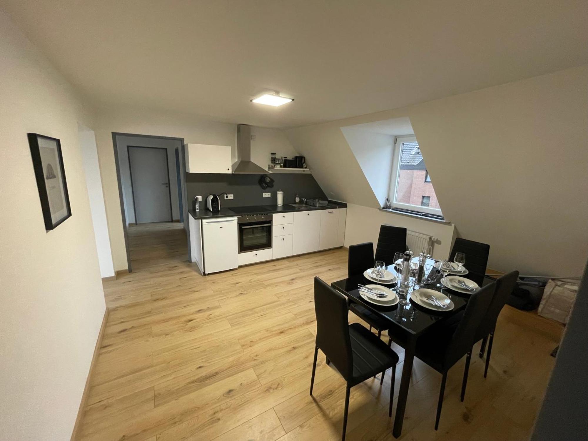 Moderne Ferienwohnung In Gelsenkirchen-Schalke Fuer 1 Bis 7 Personen Mit Terrasse, Ideal Fuer Gruppen & Stadionbesuche Exterior foto